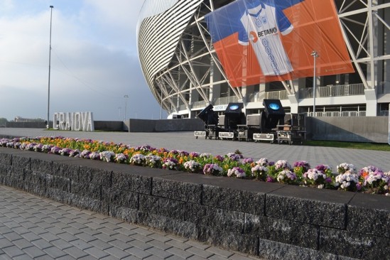 Stadionul Ion Oblemenco din Craiova, D1, D4 si Frunza, culoare ciment