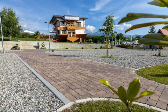 Brambura Park, Avrig-Sibiu, pavele Arcade, Anima D2, Blocuri zid, Elemente treapta