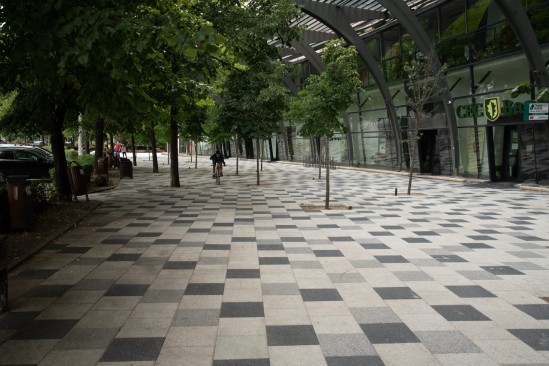 Bulevard Decebal, Bucuresti, pavele Umbra P4
