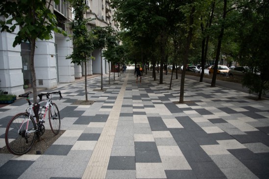 Bulevard Decebal, Bucuresti, pavele Umbra P4