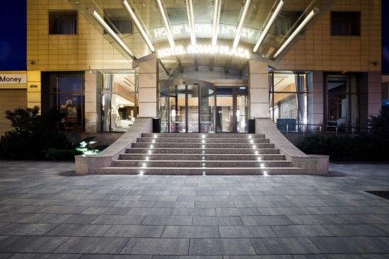 Hotel Roman, dale Cortina D7, culoare tempo, Borduri B5, culoare antracit