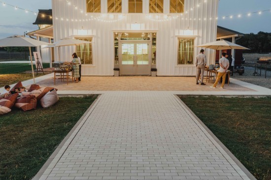 Locatie evenimente, The White Manor, Ciolpani-Ilfov, pavele Dreptunghi D2, nuanta alb-crem, Borduri B1