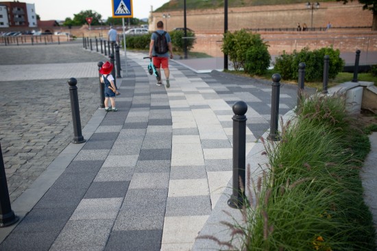 Parcul Unirii, Alba Iulia, pavele Umbra P4, Piatra andezit, Blocheti