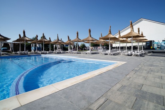 Piscina, Targu Neamt, dale Cortina D7, culoare tempo