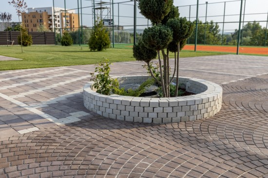 Parcare, alei acces, zona relaxare, Hotel River, Ludus, pavele Arcade, Antico, Cortina D7, Borduri B10, Banci Resto, Focar Quadra