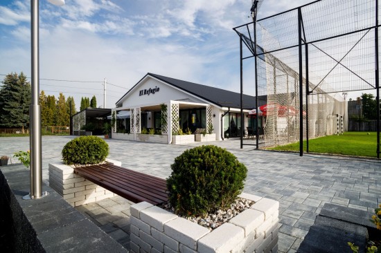 Terasa si restaurant, El Refugio, Garleni-Bacau, pavele Cortina D4, D7, culoare tempo, Banca Resto