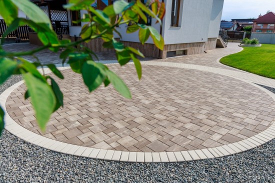 Acces curte, parcare si alei, pavele Fantasia, Dreptunghi D2, pavaj Grila 1, Palisade Rustic