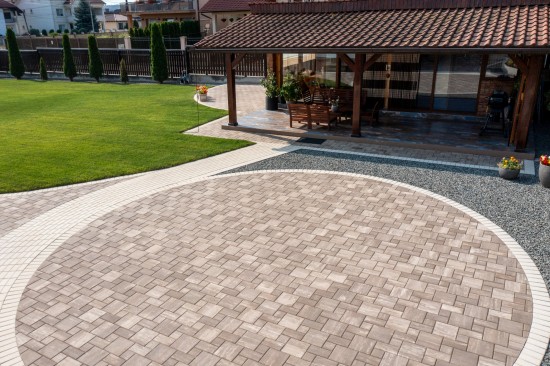 Acces curte, parcare si alei, pavele Fantasia, Dreptunghi D2, pavaj Grila 1, Palisade Rustic