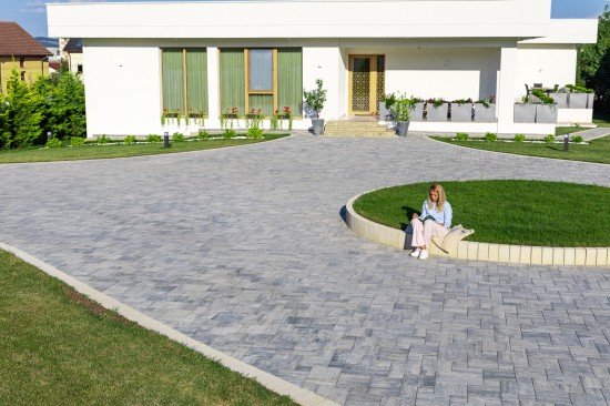 Amenajare rezidentiala, pavale Decora, Cortina D7, culoare tempo, Palisade Rustic, culoare alb-crem