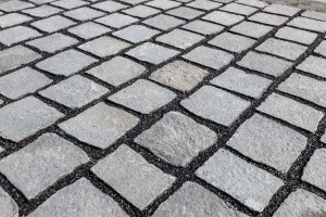 Piatra Cubica Andezit Albini 15/15/6-8 cm, cu o fata taiata si fiamata